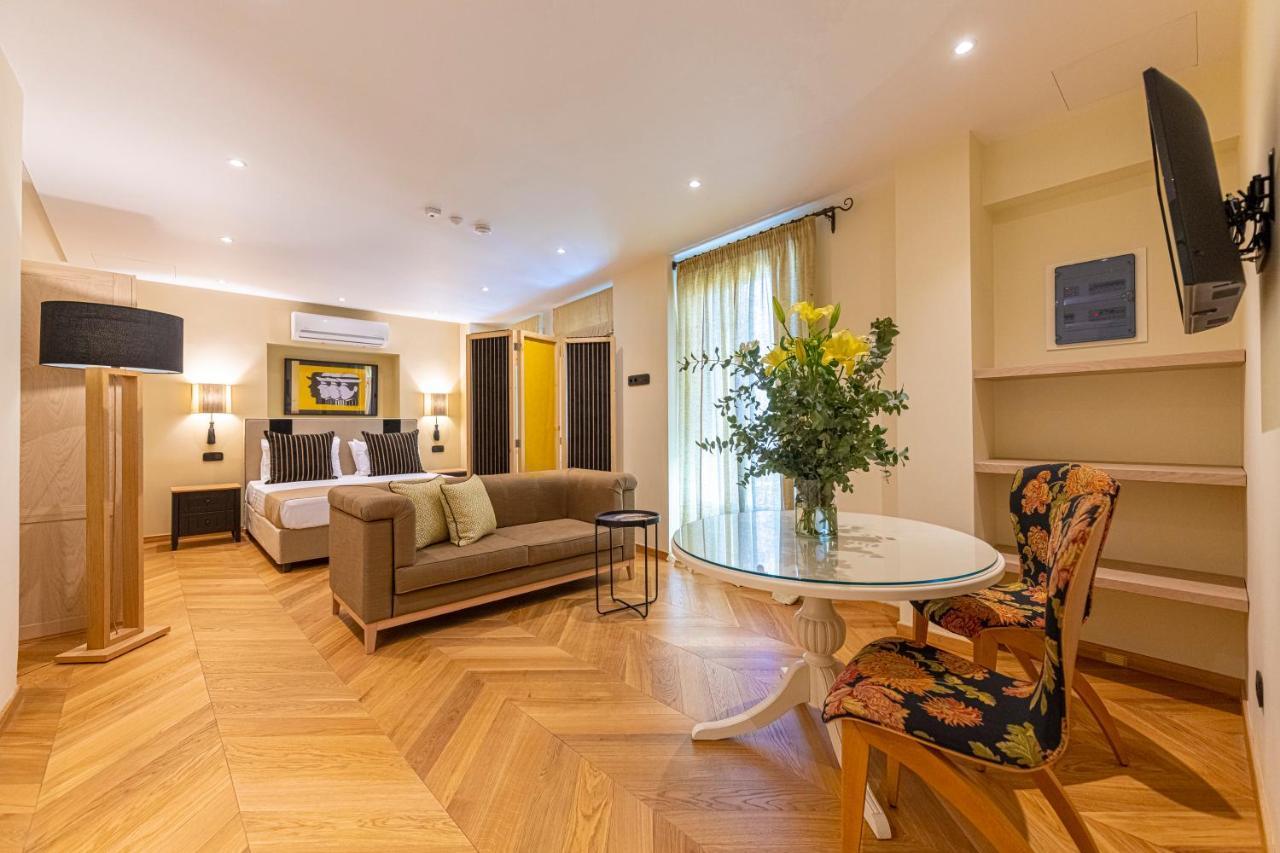 Ipelhome - Plaka Boutique Apartments Athens Exterior photo
