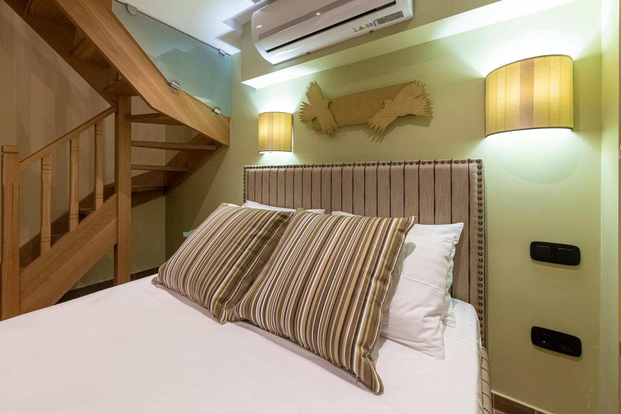 Ipelhome - Plaka Boutique Apartments Athens Exterior photo