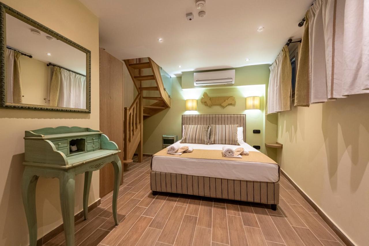 Ipelhome - Plaka Boutique Apartments Athens Exterior photo